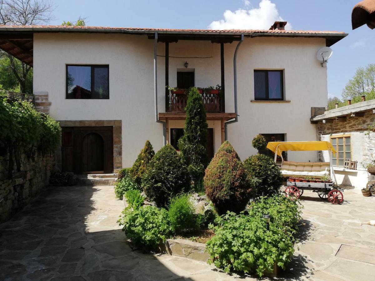 Къща За Гости Чичарите Gabrovo Kültér fotó